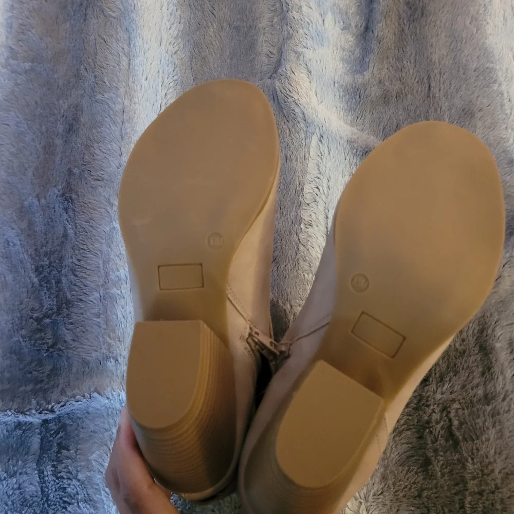 Dolce by Mojo Moxy NWOT Size 10